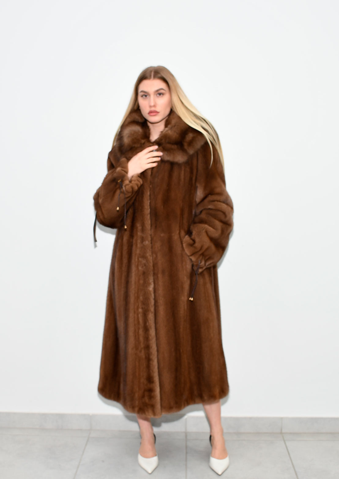 1 Long fur coat Mink 120cm Cafe and duble capisone Sable all size 2800e