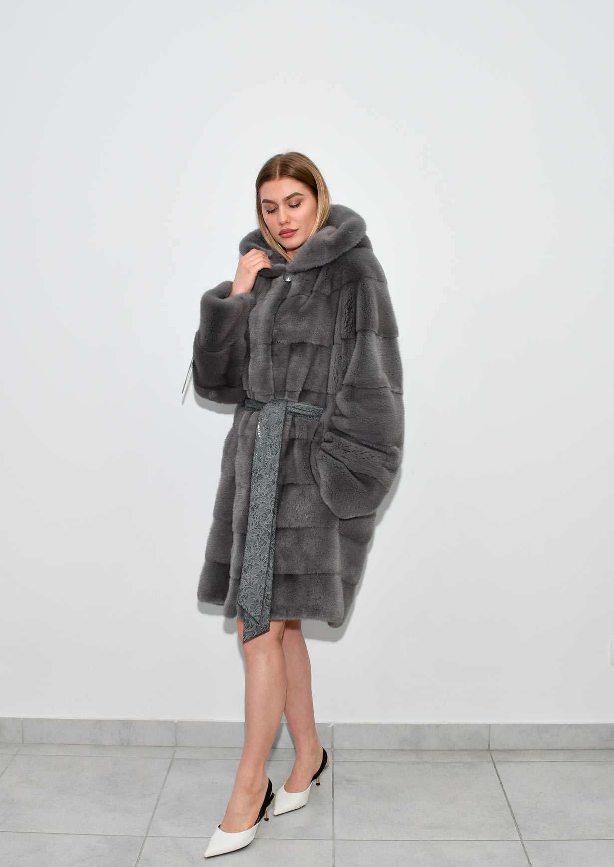 2 Midle fur coat mink Grey 90cm Duble Capisone All size 1800e