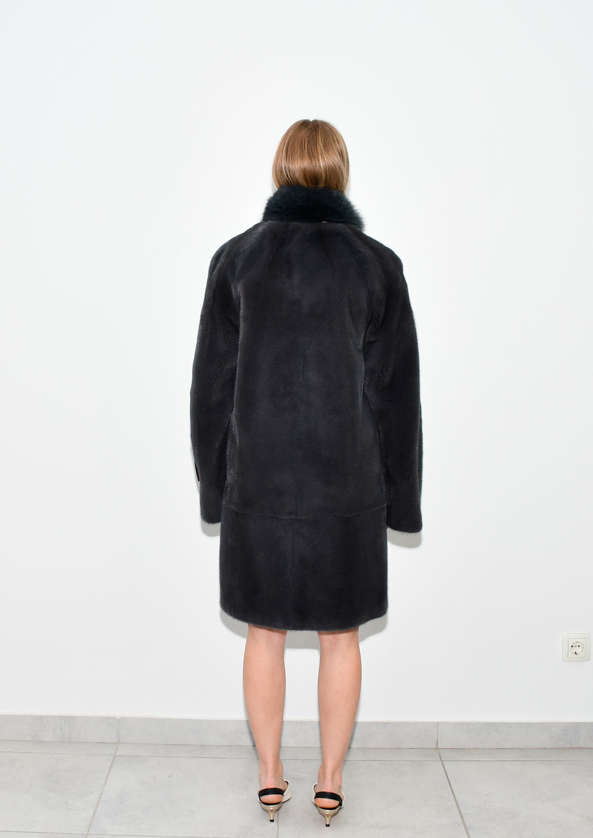 2 Midle fur coat vizon Frost 90cm 44 48 size 1800e
