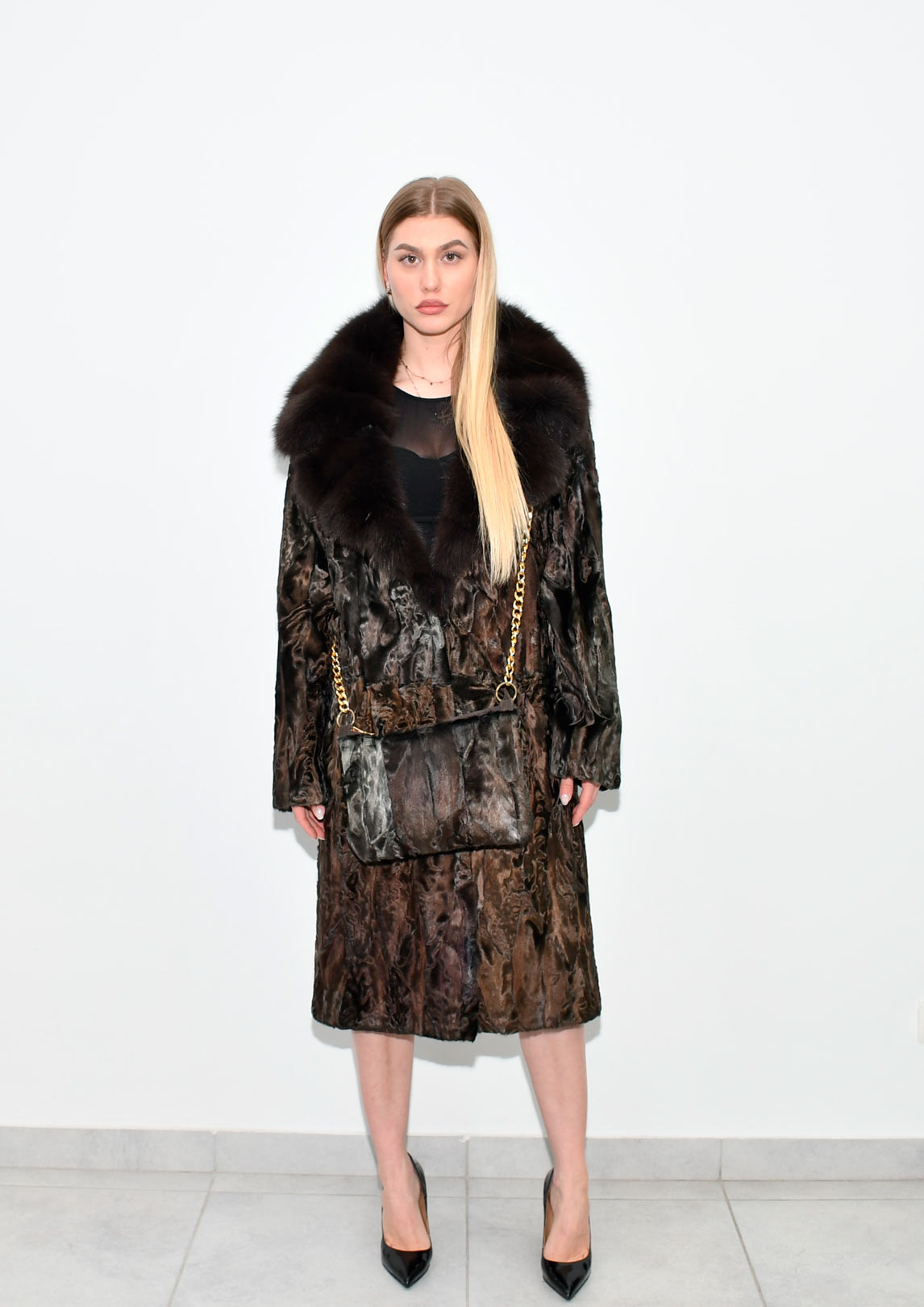 4 Midle fur coat Astrakan and sable collar Gold 100cm All size 2400e
