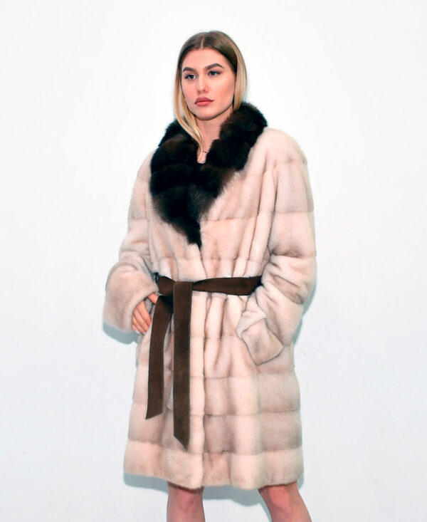 Midle fur coat  Mink and Sable collar 90cm trikolor